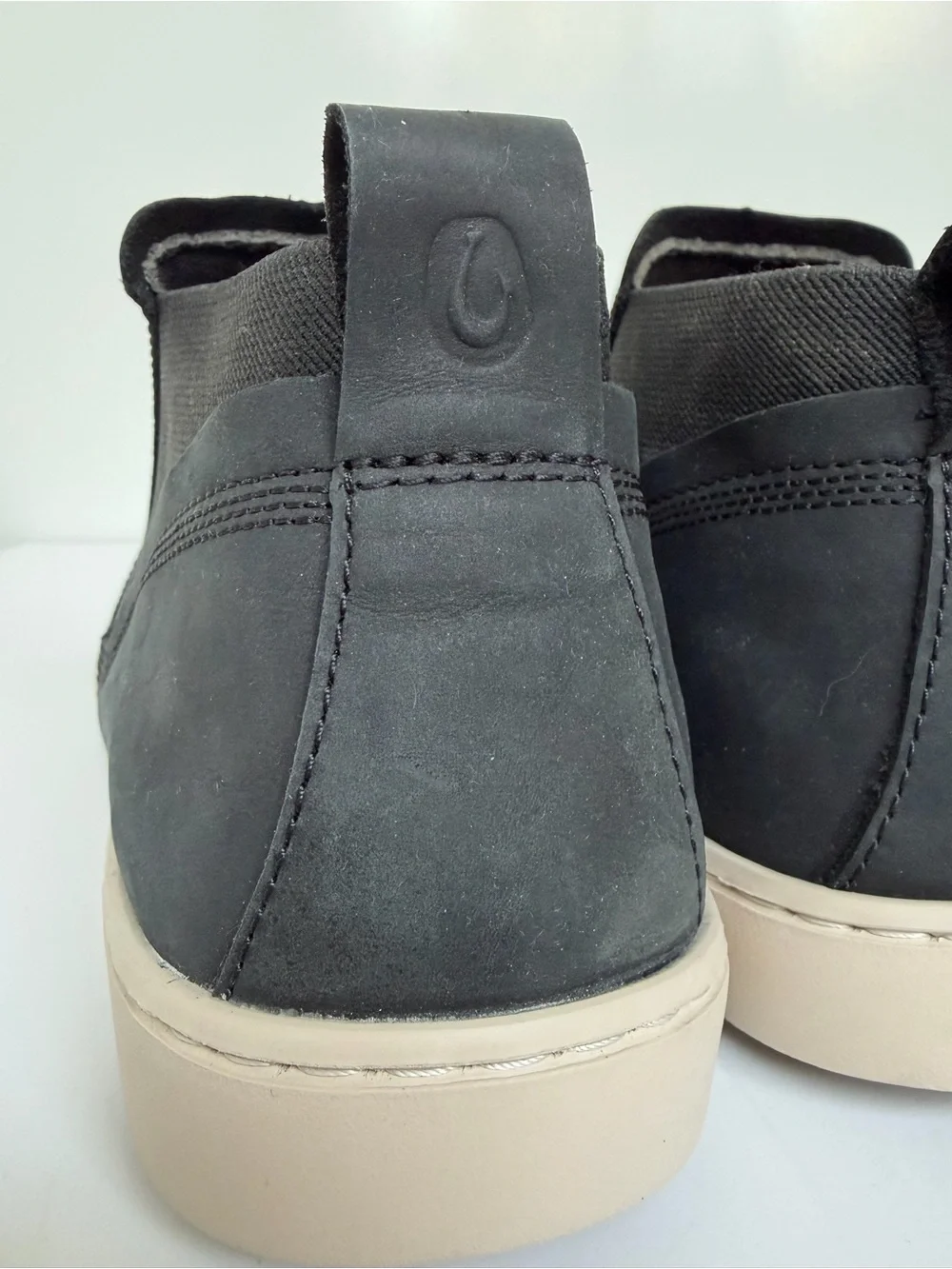 OluKai Pehuea Mid Womens Black Leather Comfort Slip-On Shoes 9.5 M 20546-LRLR